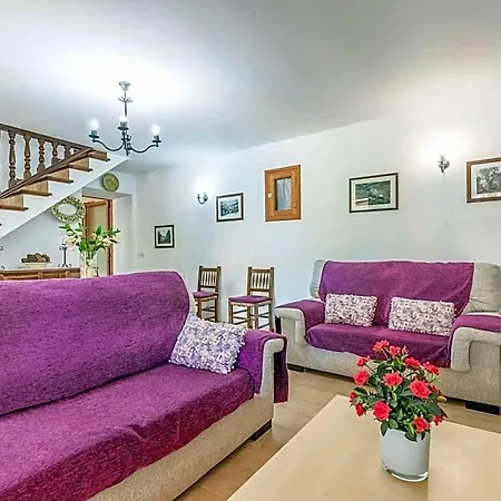 Tomeu Hotel *